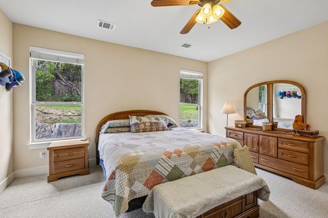 1058 Daviot DR, Spicewood, TX 78669