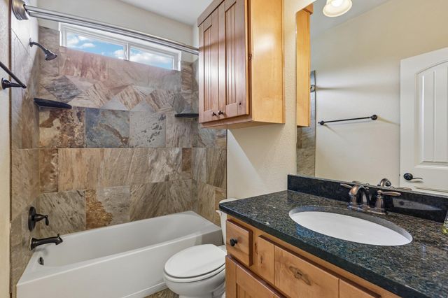 1058 Daviot DR, Spicewood, TX 78669