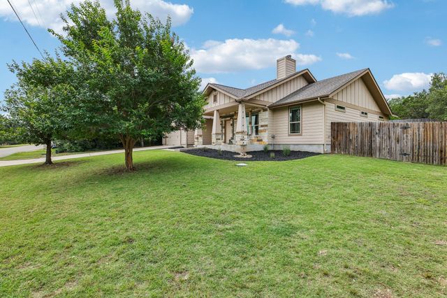 1058 Daviot DR, Spicewood, TX 78669