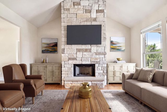 1058 Daviot DR, Spicewood, TX 78669