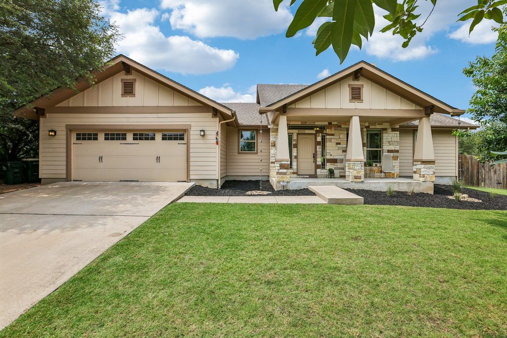 1058 Daviot DR, Spicewood, TX 78669