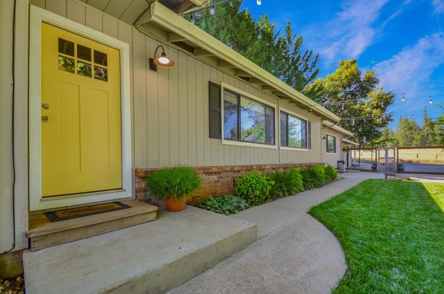 10376 Tabeaud Rd, Pine Grove, CA 95665