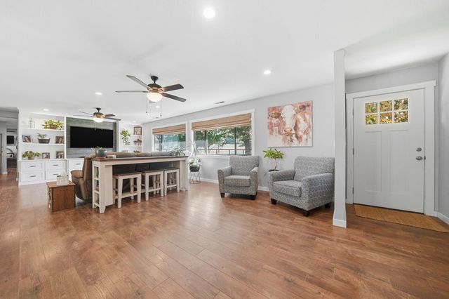 10376 Tabeaud Rd, Pine Grove, CA 95665