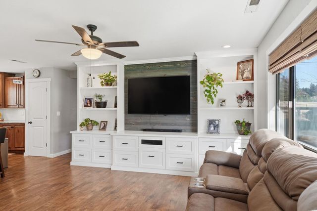 10376 Tabeaud Rd, Pine Grove, CA 95665