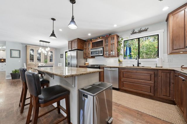 10376 Tabeaud Rd, Pine Grove, CA 95665