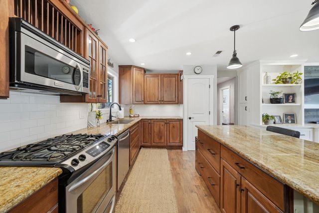 10376 Tabeaud Rd, Pine Grove, CA 95665