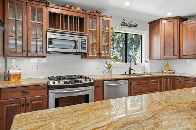 10376 Tabeaud Rd, Pine Grove, CA 95665