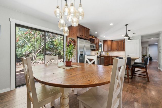 10376 Tabeaud Rd, Pine Grove, CA 95665