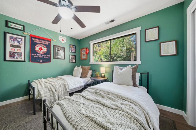 10376 Tabeaud Rd, Pine Grove, CA 95665