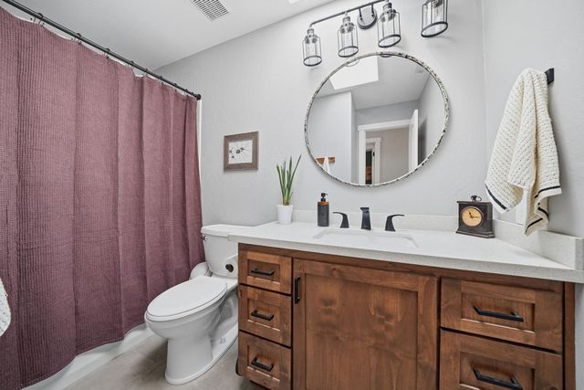 10376 Tabeaud Rd, Pine Grove, CA 95665