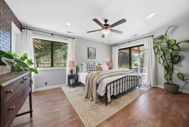 10376 Tabeaud Rd, Pine Grove, CA 95665