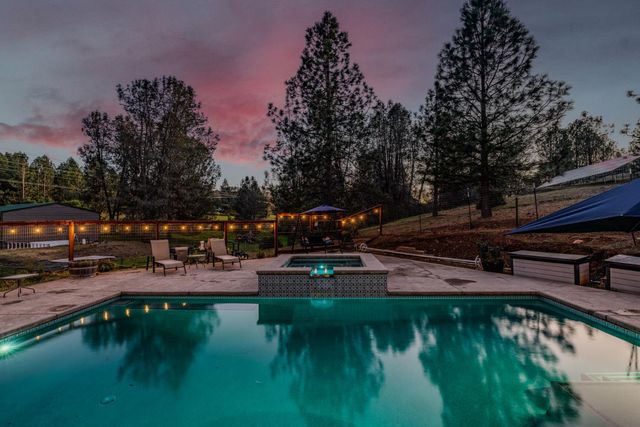 10376 Tabeaud Rd, Pine Grove, CA 95665