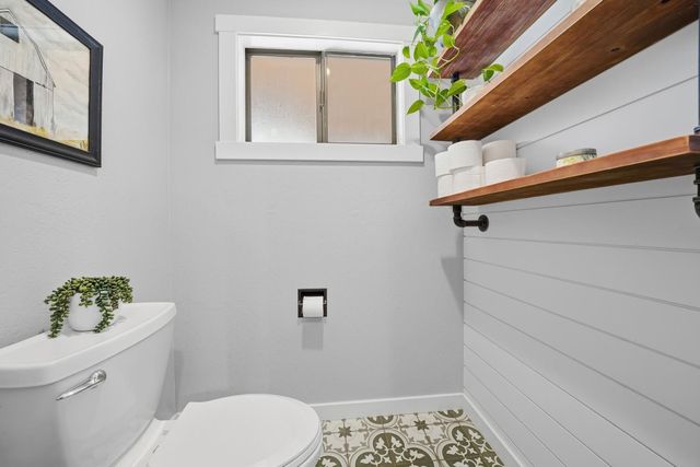 10376 Tabeaud Rd, Pine Grove, CA 95665