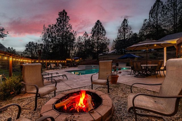 10376 Tabeaud Rd, Pine Grove, CA 95665