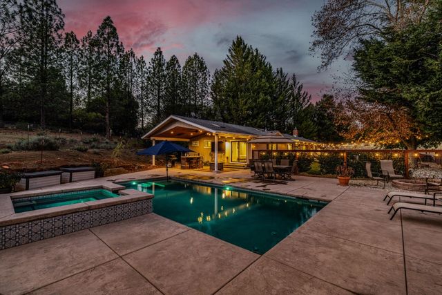 10376 Tabeaud Rd, Pine Grove, CA 95665