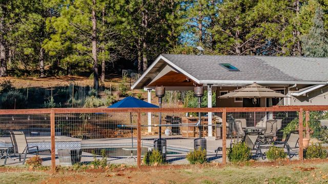 10376 Tabeaud Rd, Pine Grove, CA 95665