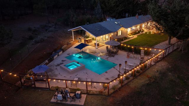 10376 Tabeaud Rd, Pine Grove, CA 95665