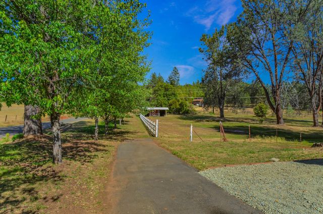 10376 Tabeaud Rd, Pine Grove, CA 95665