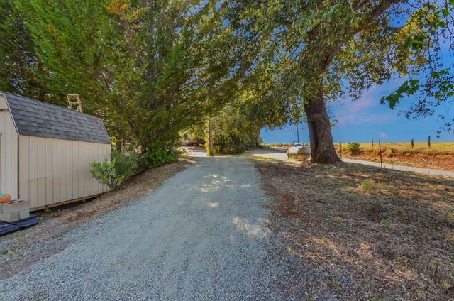 10376 Tabeaud Rd, Pine Grove, CA 95665