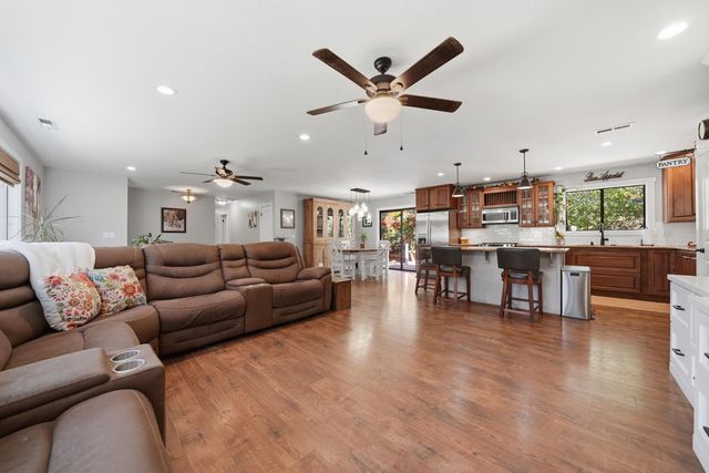 10376 Tabeaud Rd, Pine Grove, CA 95665