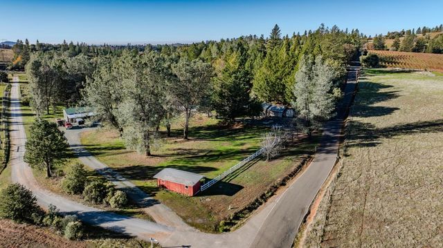 10376 Tabeaud Rd, Pine Grove, CA 95665