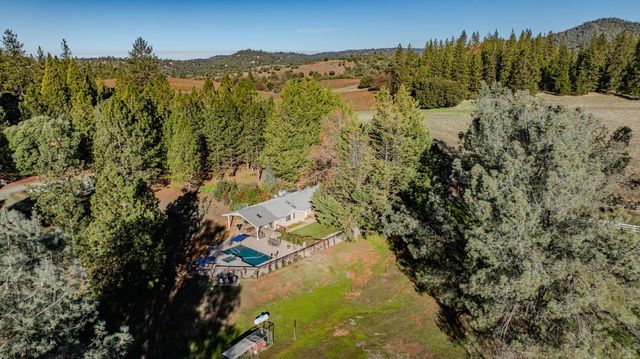 10376 Tabeaud Rd, Pine Grove, CA 95665