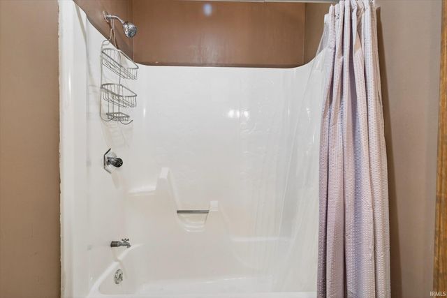 2082 W State Rd 54, Bloomfield, IN 47424