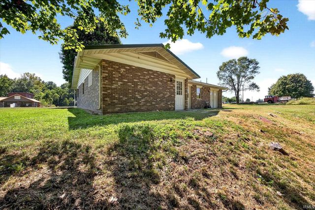 2082 W State Rd 54, Bloomfield, IN 47424