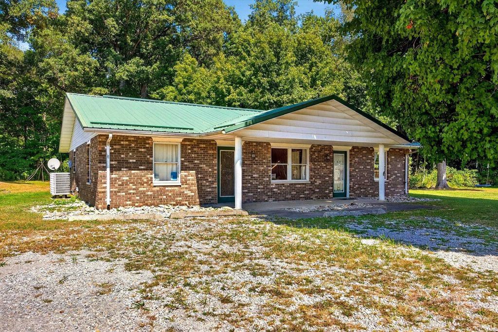 2082 W State Rd 54, Bloomfield, IN 47424