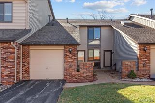11640 Cedar Walk Drive, St Louis, MO 63146