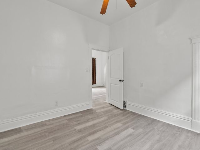 13346 S Carondolet Avenue, Chicago, IL 60633