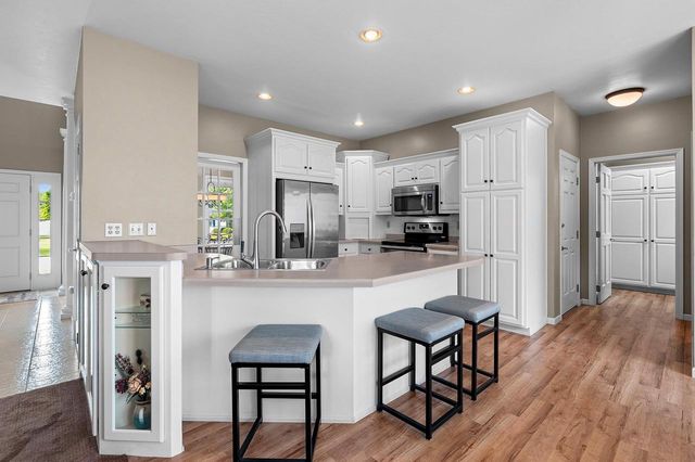 821 MCCASTLEN STREET, Green Bay, WI 54301