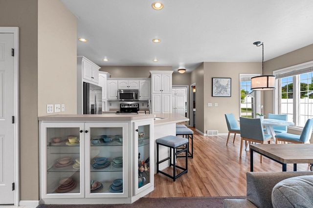 821 MCCASTLEN STREET, Green Bay, WI 54301