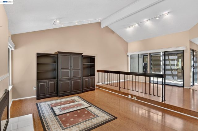 2266 Shoshone Cir, Danville, CA 94526