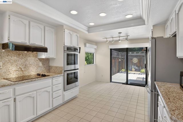 2266 Shoshone Cir, Danville, CA 94526