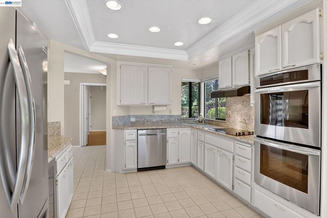 2266 Shoshone Cir, Danville, CA 94526