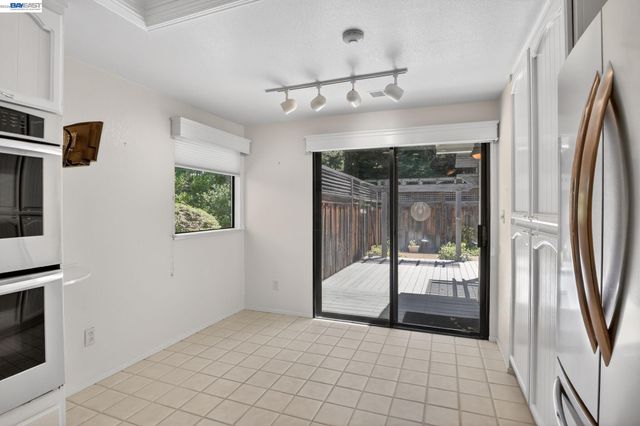 2266 Shoshone Cir, Danville, CA 94526