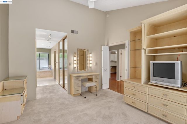 2266 Shoshone Cir, Danville, CA 94526