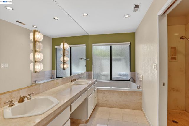 2266 Shoshone Cir, Danville, CA 94526