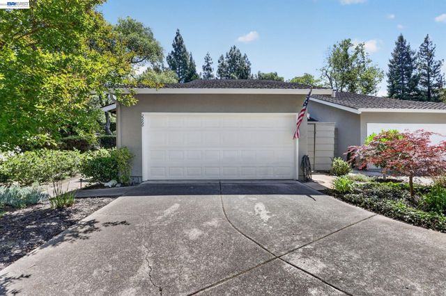 2266 Shoshone Cir, Danville, CA 94526