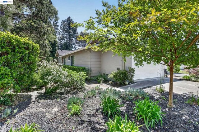 2266 Shoshone Cir, Danville, CA 94526
