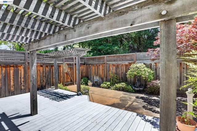 2266 Shoshone Cir, Danville, CA 94526