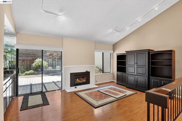 2266 Shoshone Cir, Danville, CA 94526
