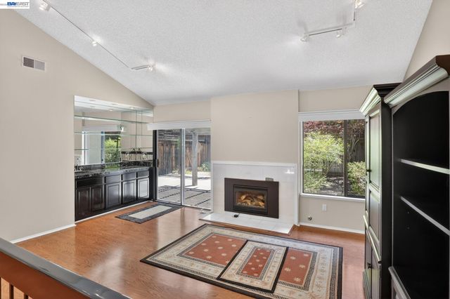 2266 Shoshone Cir, Danville, CA 94526