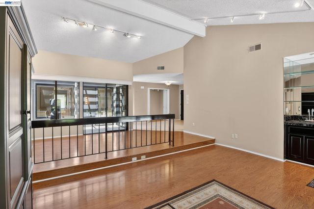 2266 Shoshone Cir, Danville, CA 94526