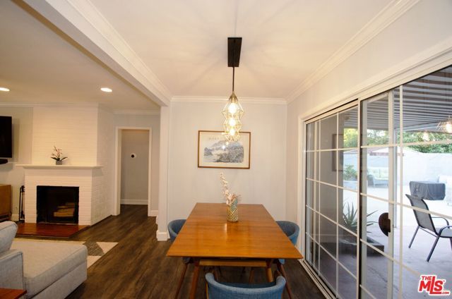 17437 Stagg Street, Northridge (los Angeles), CA 91325