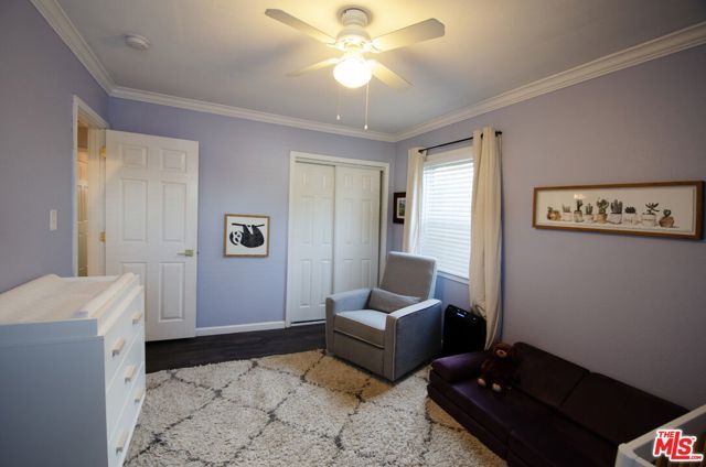 17437 Stagg Street, Northridge (los Angeles), CA 91325