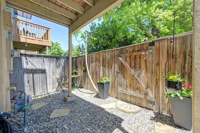 283 Mcdowell Ln, West Sacramento, CA 95605