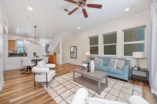 283 Mcdowell Ln, West Sacramento, CA 95605