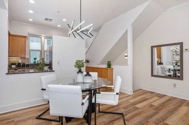 283 Mcdowell Ln, West Sacramento, CA 95605